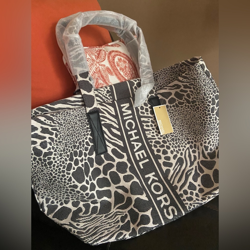 Michael Kors XL Tote Bag NEW - Picture 5 of 6